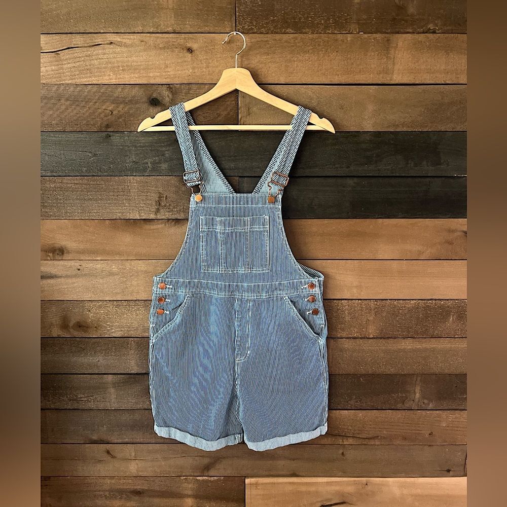 Universal Thread Blue & White Railroad Stripe Denim Short Overalls – Size 2